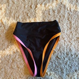 Beach Riot Bikini Bottoms 💗🖤